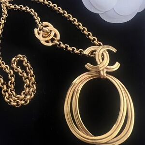 Chanel 96P Vintage Gold Plated Turn-Lock Closure Large CC Pendant Necklace